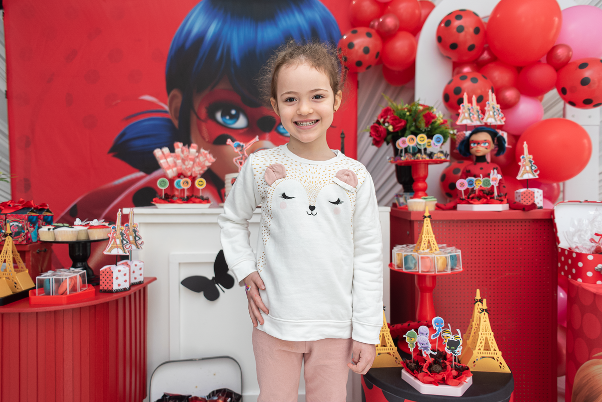 festa-infantil-rj-5-anos-menina-tema-decoracao-lady-bug-miraculous-casa-de-festas-jardim-guanabara-ilha-do-governador