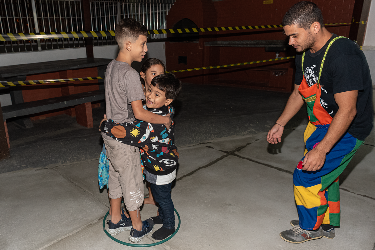 festa-infantil-rj-um-ano-menino-tema-decoracao-dinossauros-tijuca