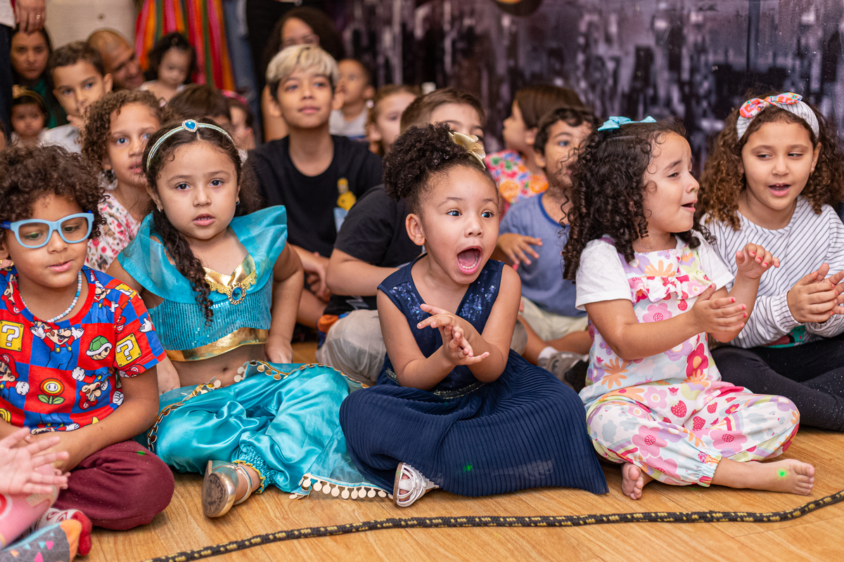 festa-infantil-rj-4-anos-menina-tema-decoracao-aladim-jasmine-casa-de-festas-adoleta-cocota-ilha-do-governador