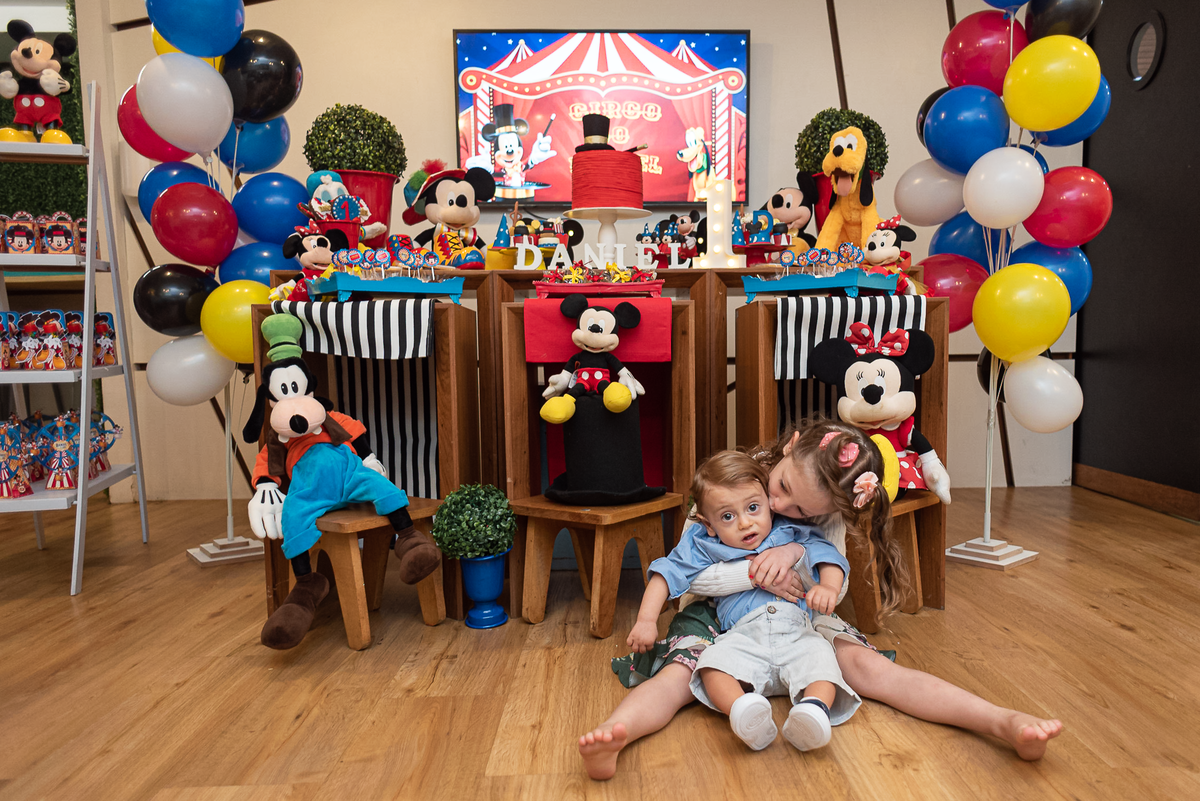fotografia-de-festa-infantil-rj-1-ano-decoracao-tema-circo-mickey-casa-de-festas-espoleta-play-laranjeiras