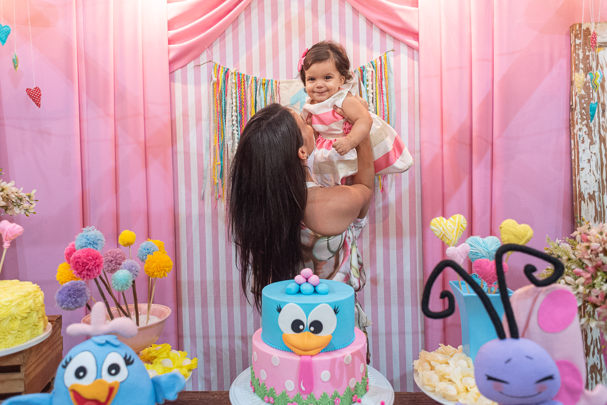 festa-infantil-rj-aniversario-menina-1-ano-tema-decoracao-galinha-pintadinha-rosa-casa-de-festas-pitanga-pitangueiras-botafogo