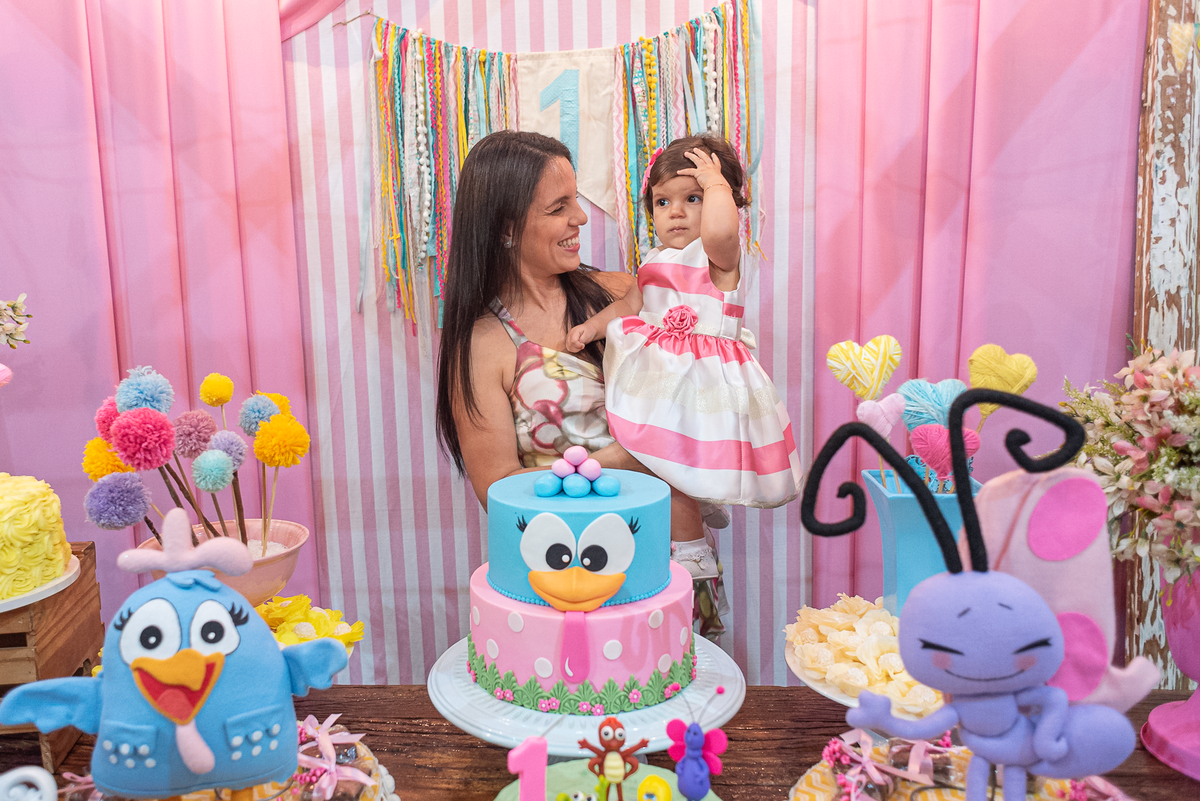 festa-infantil-rj-aniversario-menina-1-ano-tema-decoracao-galinha-pintadinha-rosa-casa-de-festas-pitanga-pitangueiras-botafogo