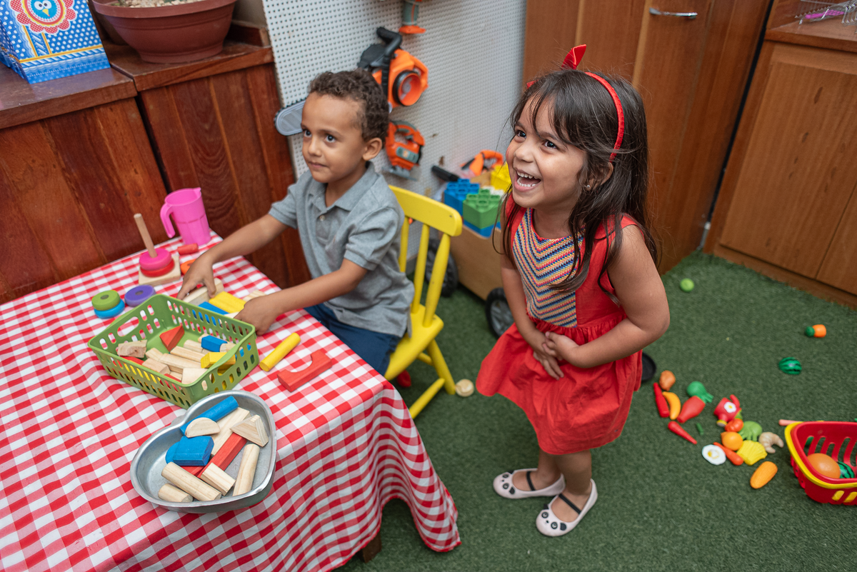 festa-infantil-rj-aniversario-menina-1-ano-tema-decoracao-galinha-pintadinha-rosa-casa-de-festas-pitanga-pitangueiras-botafogo