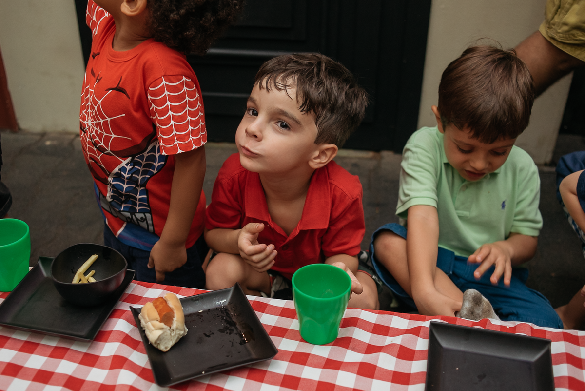 festa-infantil-rj-aniversario-menino-irmaos-2 e 5 anos-tema-decoracao-rei-leao-casa-de-festas-vila-das-pitangas-botafogo