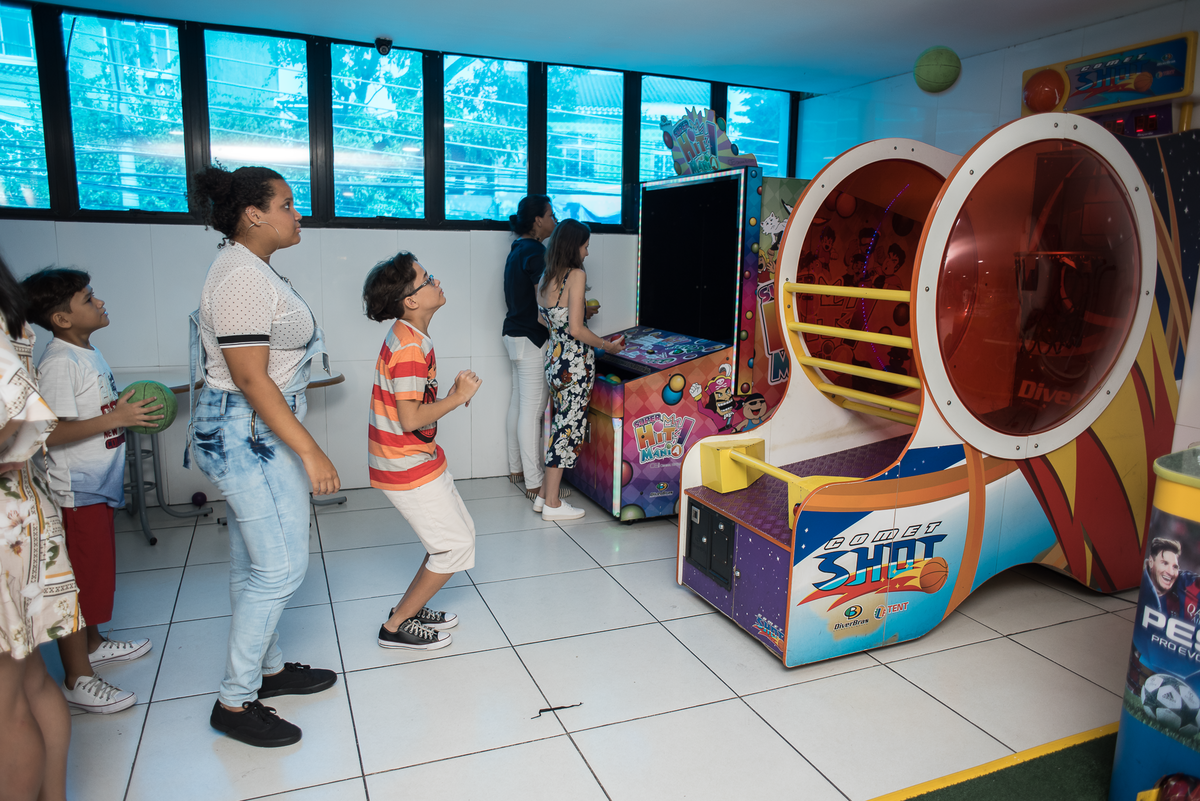 festa-infantil-rj-aniversario-2-anos-menina-tema-decoracao-galinha-pintadinha-casa-de-festas-estacao-faz-de-conta-penha