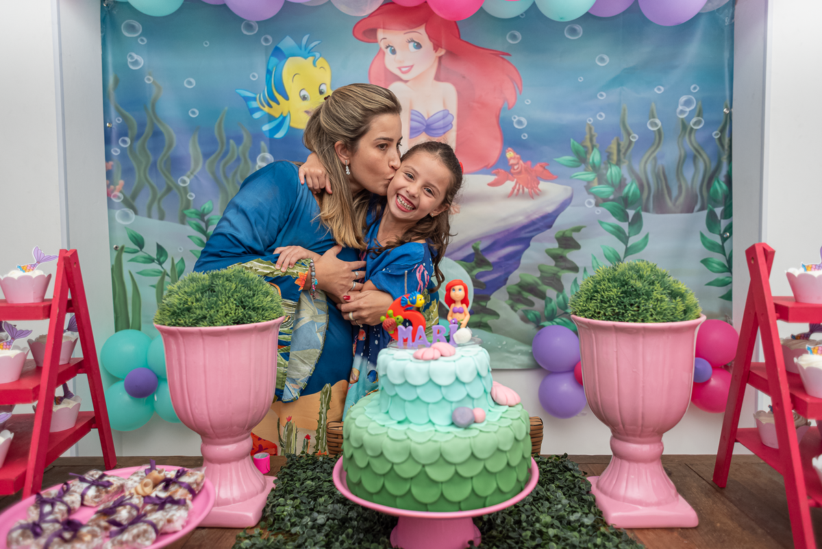 festa-infantil-rj-aniversario-menina-6-anos-tema-decoracao-pequena-sereia-botafogo