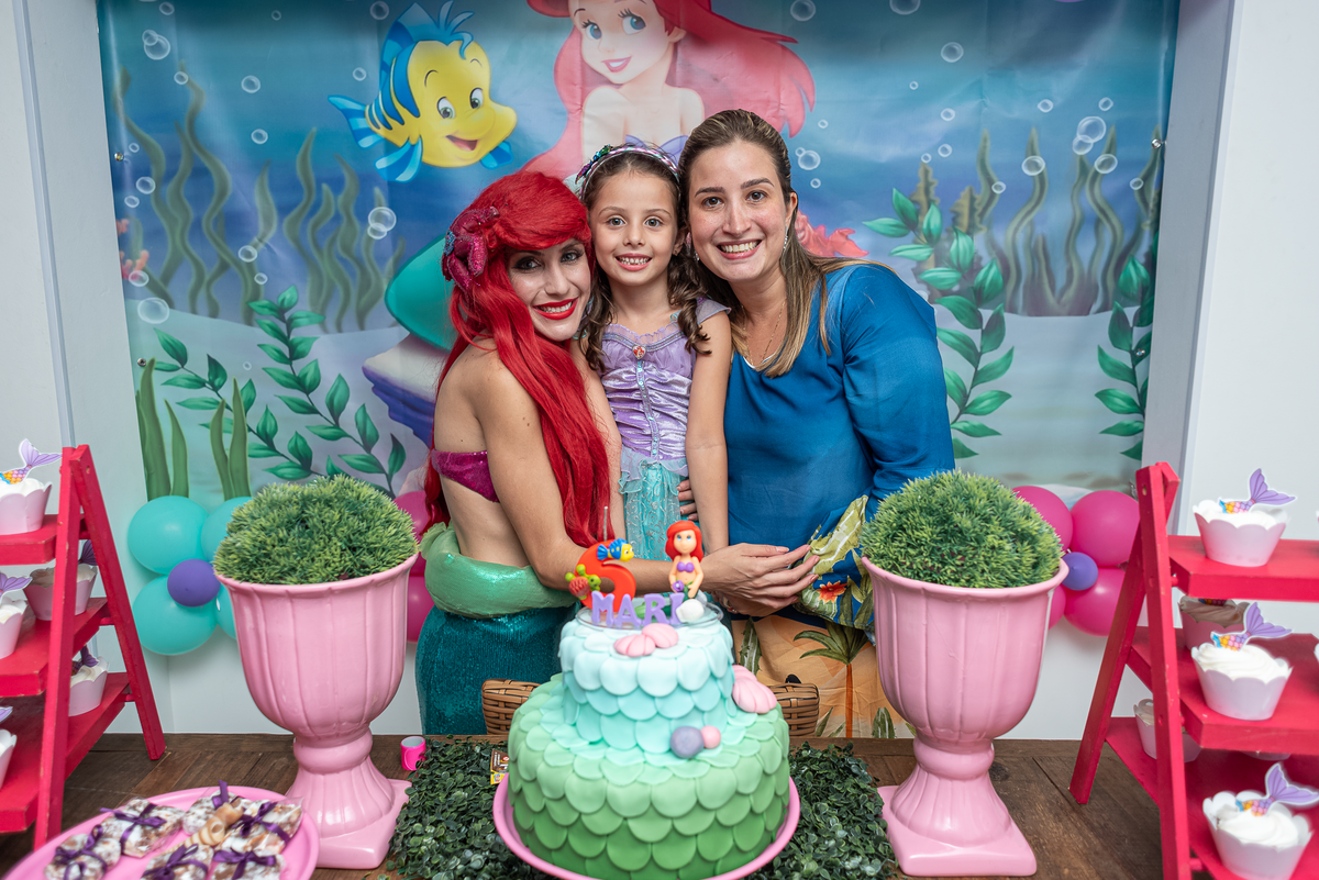 festa-infantil-rj-aniversario-menina-6-anos-tema-decoracao-pequena-sereia-botafogo