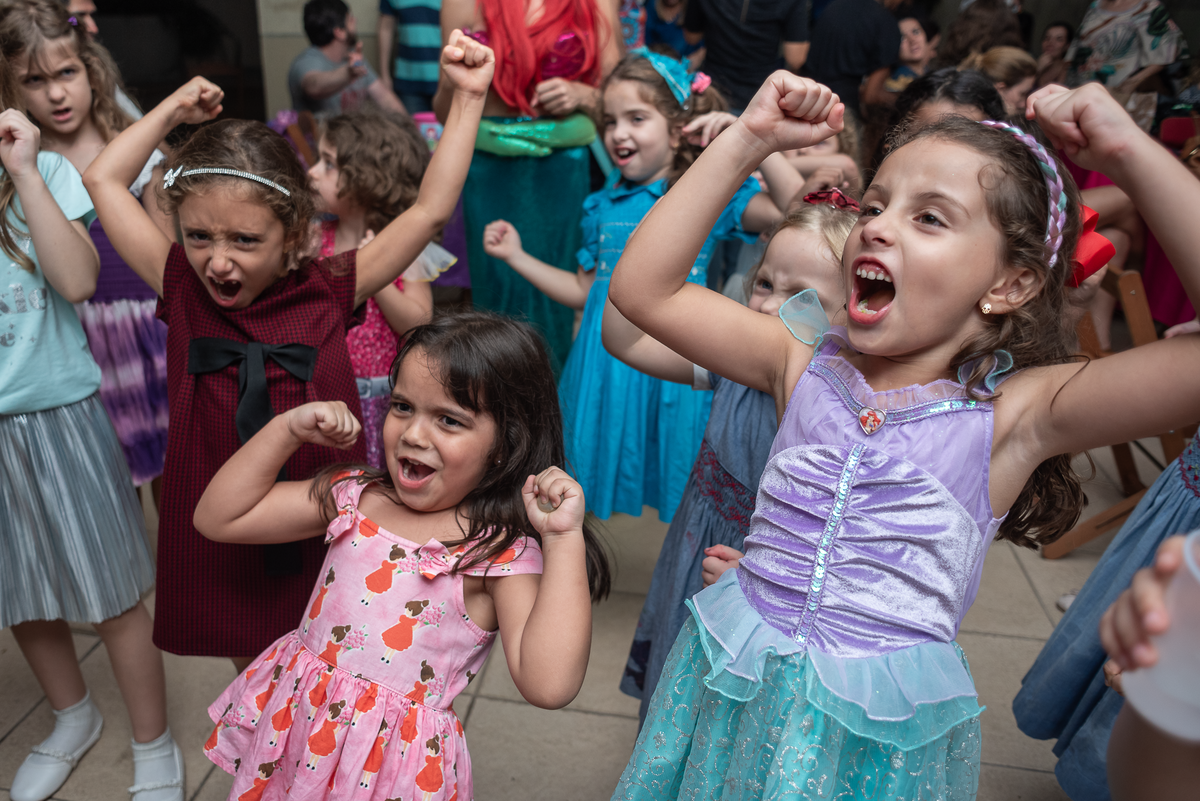 festa-infantil-rj-aniversario-menina-6-anos-tema-decoracao-pequena-sereia-botafogo