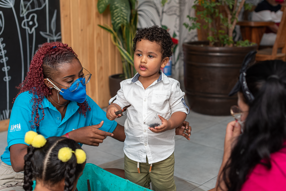 festa-infantil-rj-aniversario-menino-2-anos-tema-decoracao-dinossauros-casa-de-festas-baoba-tijuca