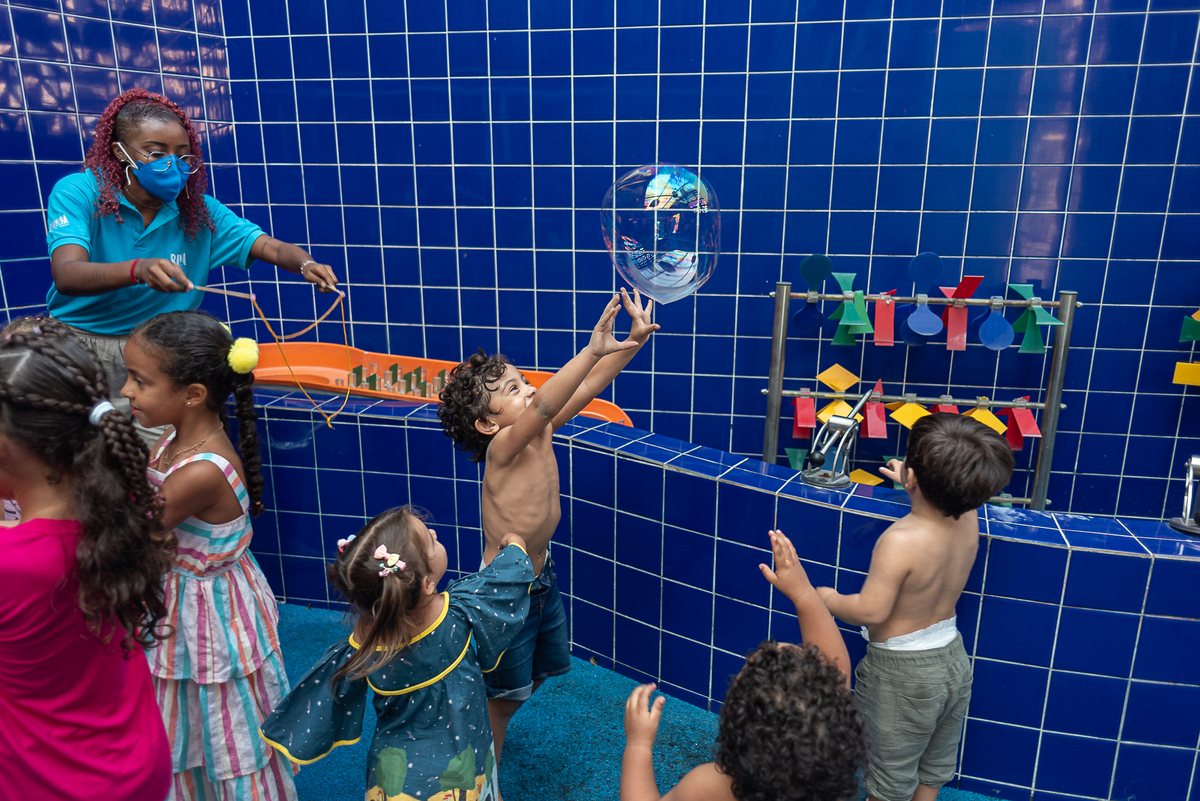 festa-infantil-rj-aniversario-menino-2-anos-tema-decoracao-dinossauros-casa-de-festas-baoba-tijuca