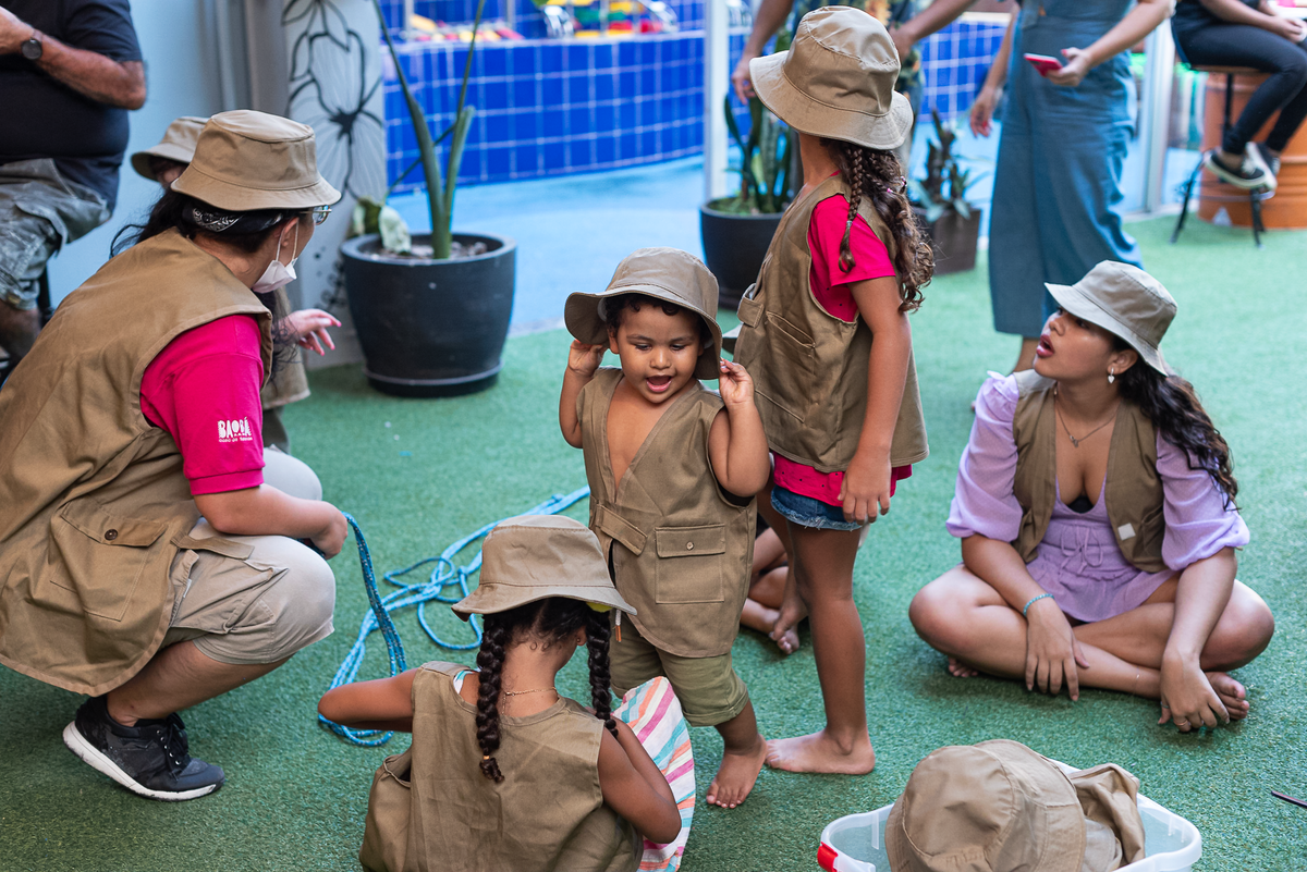 festa-infantil-rj-aniversario-menino-2-anos-tema-decoracao-dinossauros-casa-de-festas-baoba-tijuca