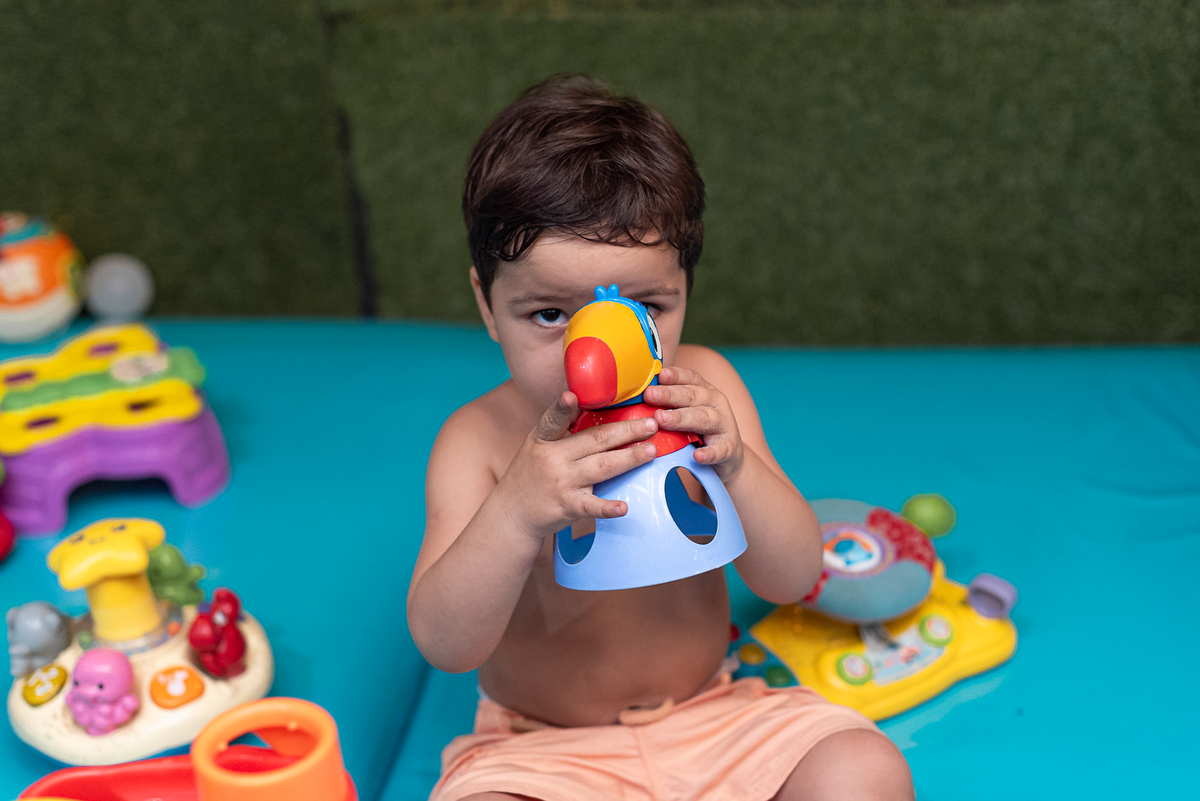 festa-infantil-rj-aniversario-menino-2-anos-tema-decoracao-dinossauros-casa-de-festas-baoba-tijuca