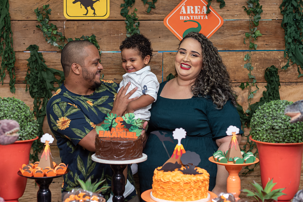 festa-infantil-rj-aniversario-menino-2-anos-tema-decoracao-dinossauros-casa-de-festas-baoba-tijuca