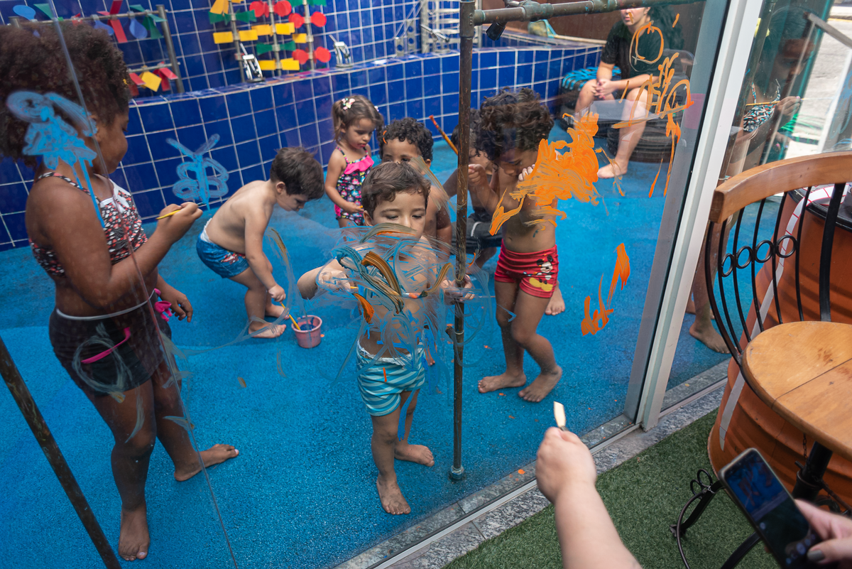 festa-infantil-rj-aniversario-menino-2-anos-tema-decoracao-dinossauros-casa-de-festas-baoba-tijuca