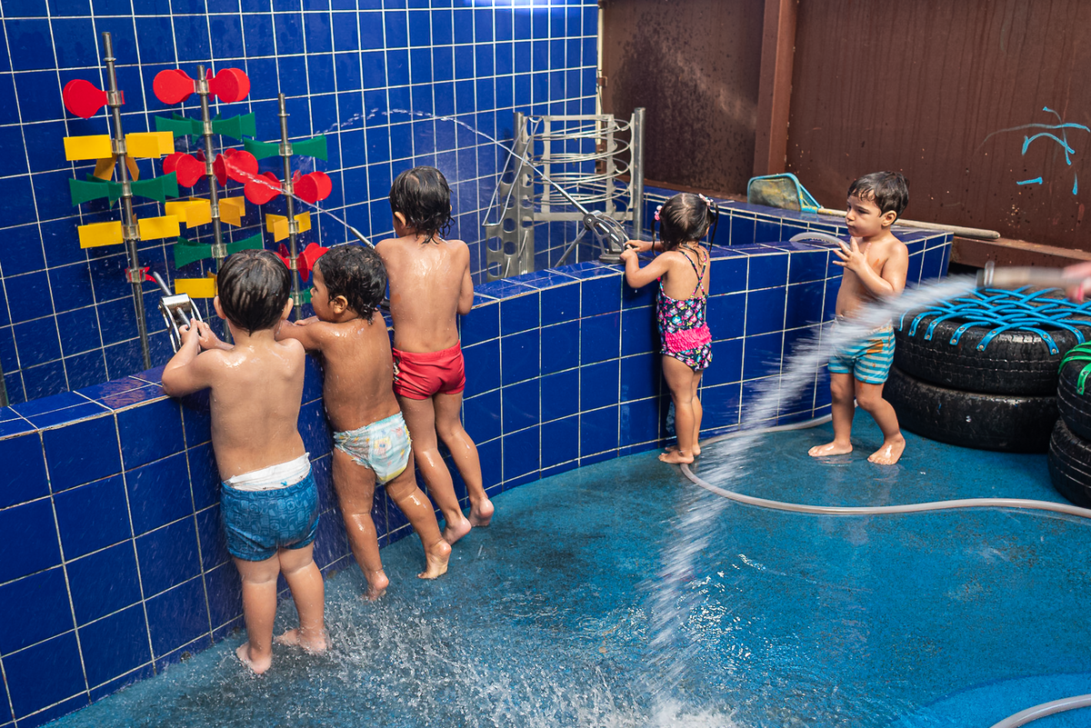 festa-infantil-rj-aniversario-menino-2-anos-tema-decoracao-dinossauros-casa-de-festas-baoba-tijuca