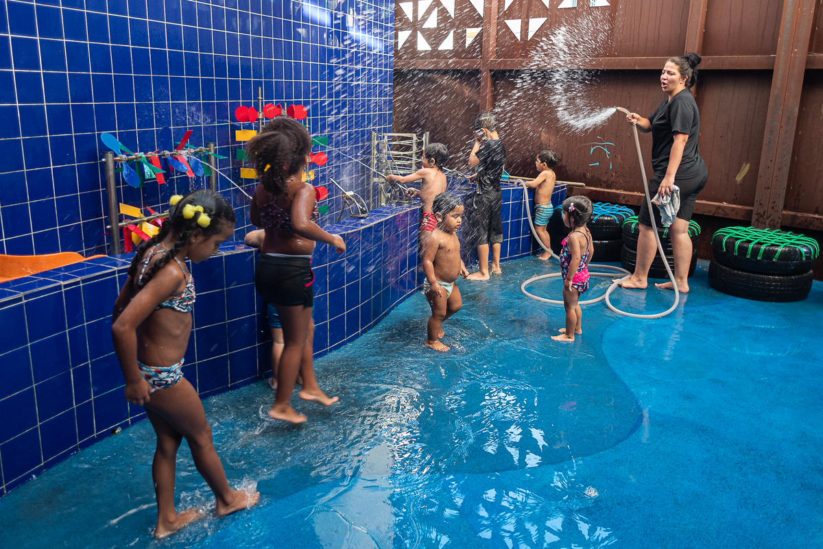 festa-infantil-rj-aniversario-menino-2-anos-tema-decoracao-dinossauros-casa-de-festas-baoba-tijuca