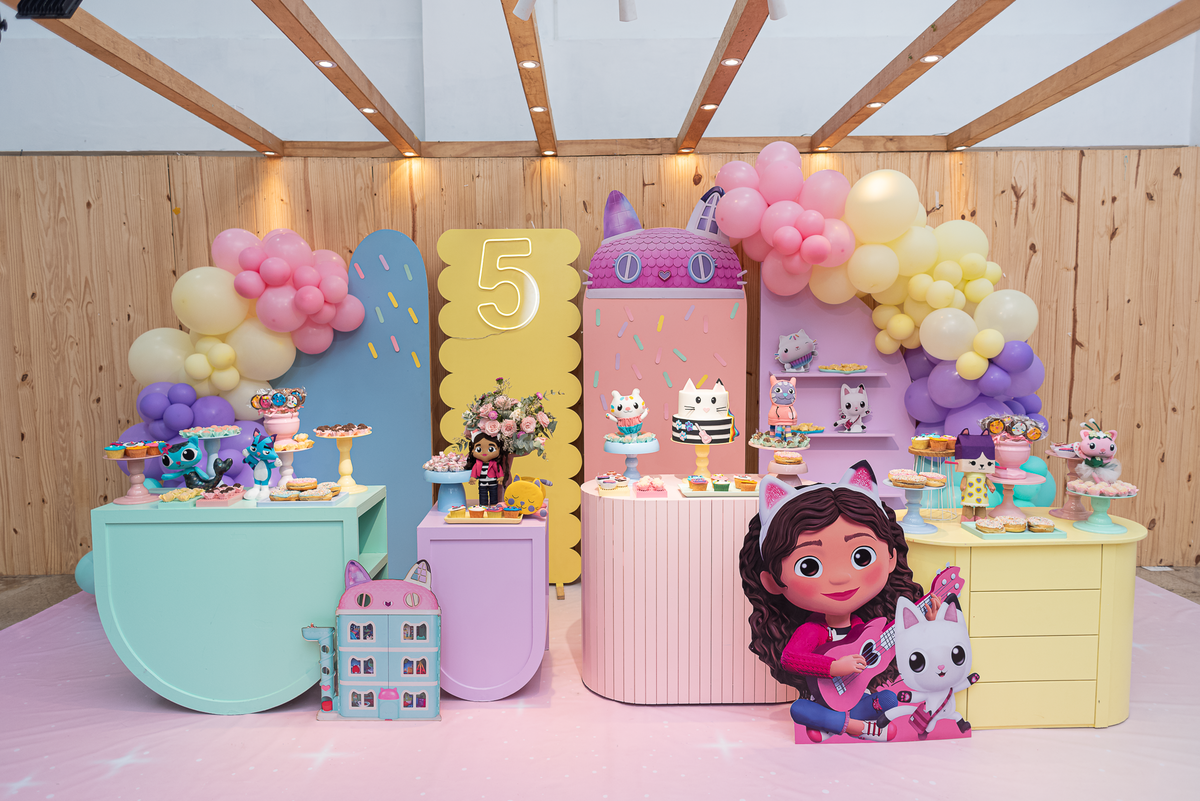 festa-infantil-rj-5-anos-menina-aniversario-tema-decoracao-gabi-casa-de-festas-nosso-jardim-recreio-dos-bandeirantes