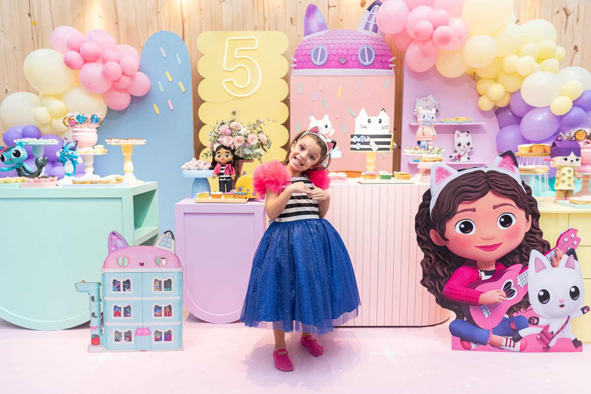 festa-infantil-rj-5-anos-menina-aniversario-tema-decoracao-gabi-casa-de-festas-nosso-jardim-recreio-dos-bandeirantes