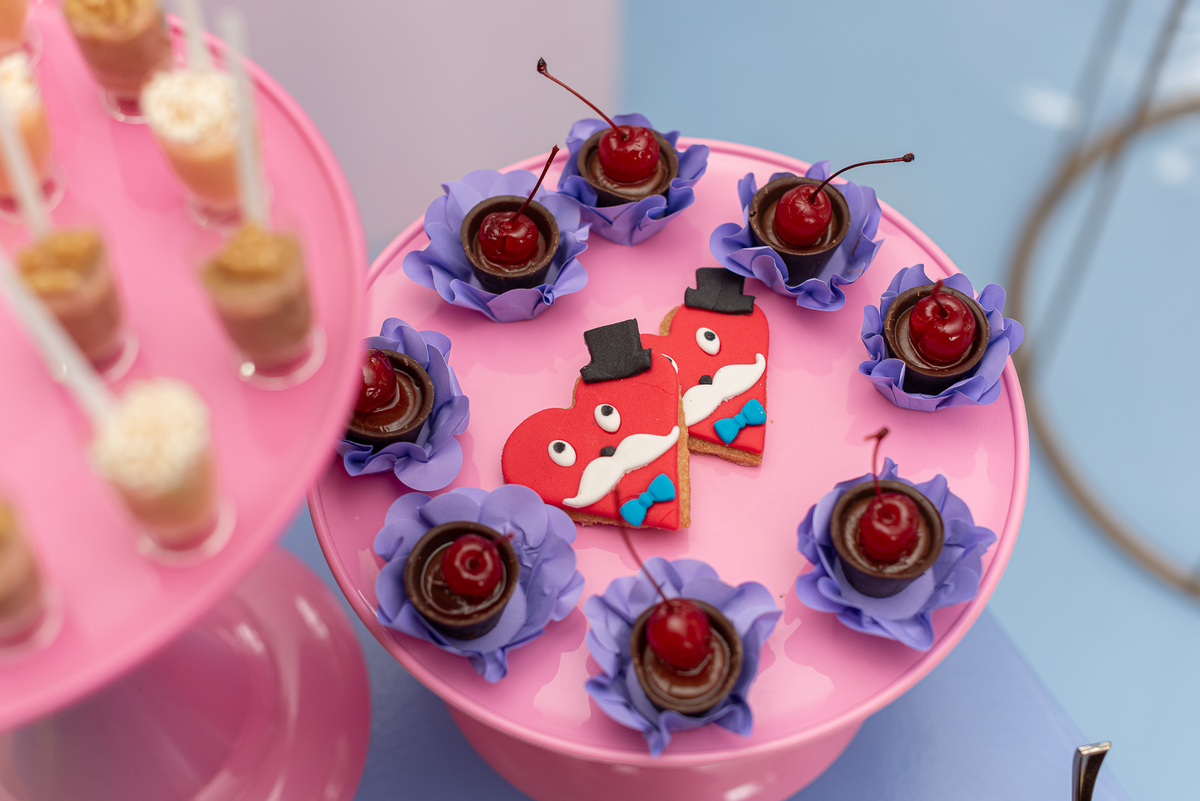 festa-infantil-rj-aniversario-menina-7-anos-decoracao-tema-tres-palavrinhas-deus-e-amor-tra-la-la-vargem-pequena