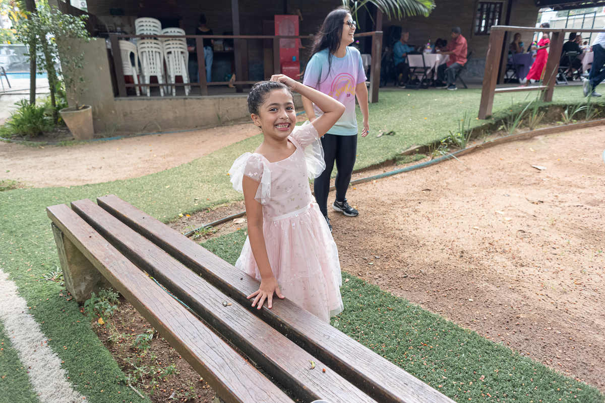 festa-infantil-rj-aniversario-menina-7-anos-decoracao-tema-tres-palavrinhas-deus-e-amor-tra-la-la-vargem-pequena