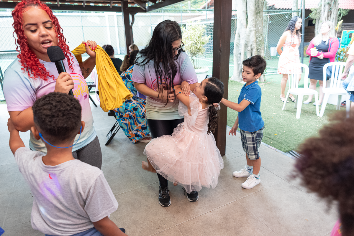 festa-infantil-rj-aniversario-menina-7-anos-decoracao-tema-tres-palavrinhas-deus-e-amor-tra-la-la-vargem-pequena