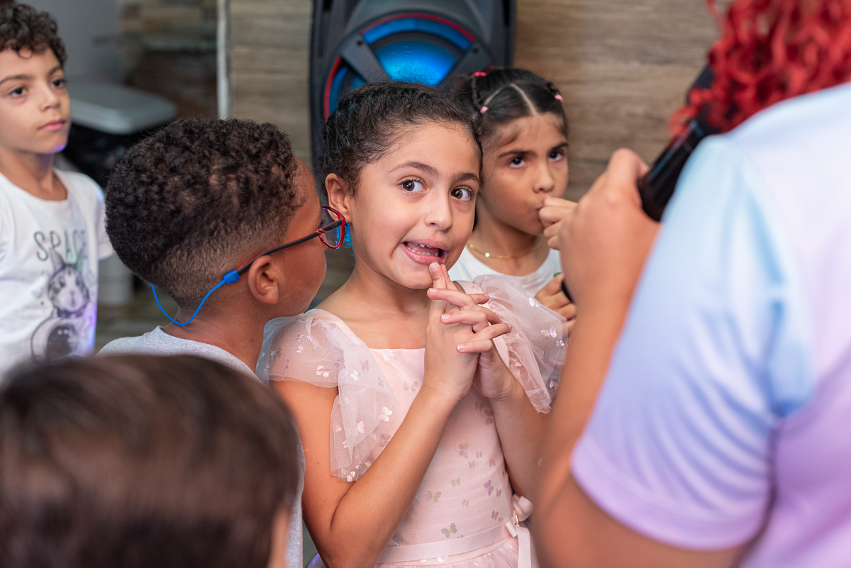 festa-infantil-rj-aniversario-menina-7-anos-decoracao-tema-tres-palavrinhas-deus-e-amor-tra-la-la-vargem-pequena