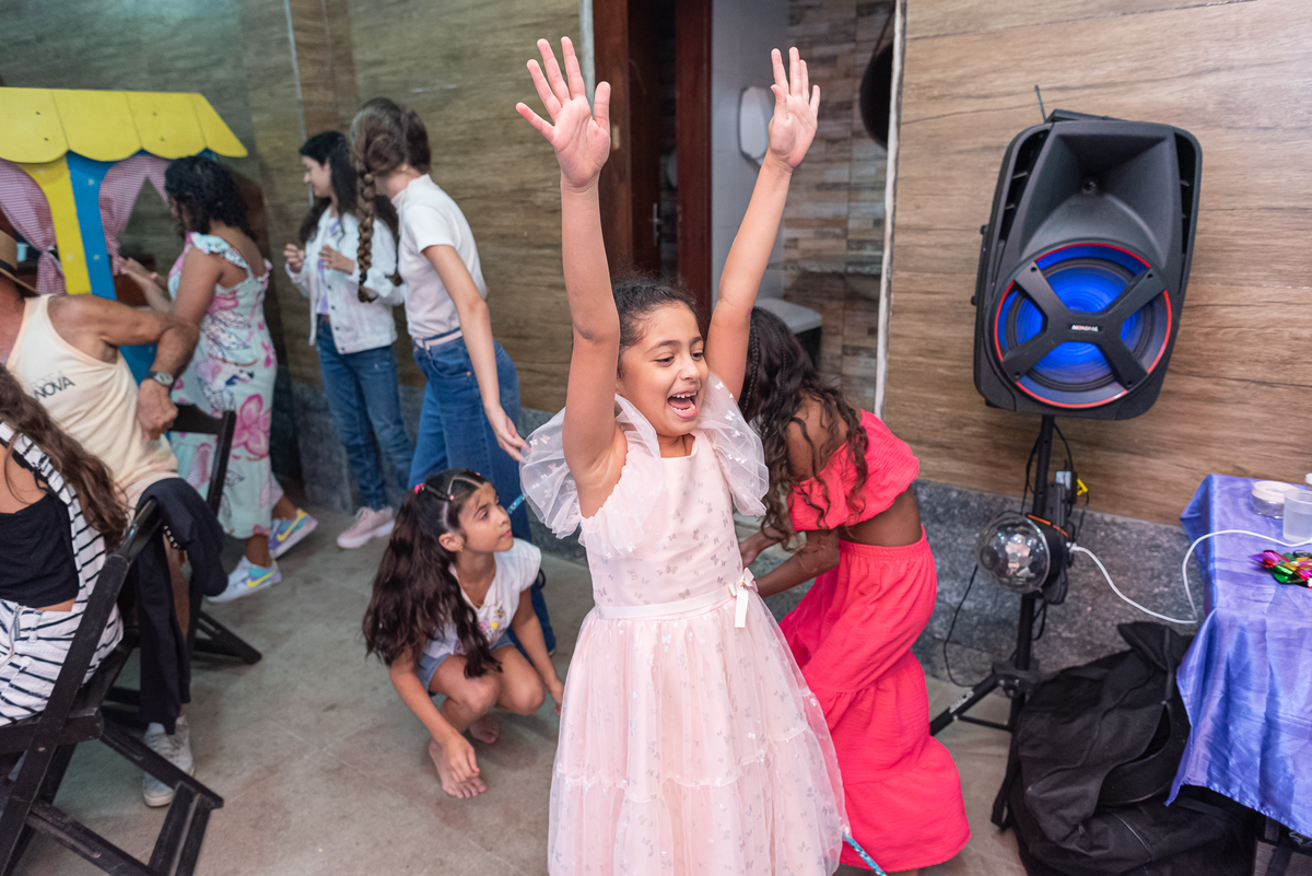 festa-infantil-rj-aniversario-menina-7-anos-decoracao-tema-tres-palavrinhas-deus-e-amor-tra-la-la-vargem-pequena