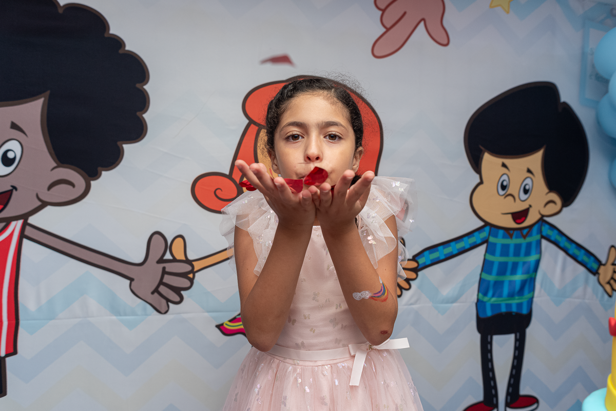 festa-infantil-rj-aniversario-menina-7-anos-decoracao-tema-tres-palavrinhas-deus-e-amor-tra-la-la-vargem-pequena