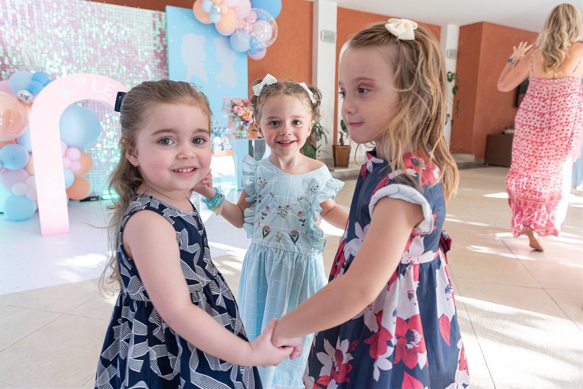 festa-infantil-rj-3-anos-menina-tema-decoracao-frozen-elsa-ana-olaf-anil-jacarepagua