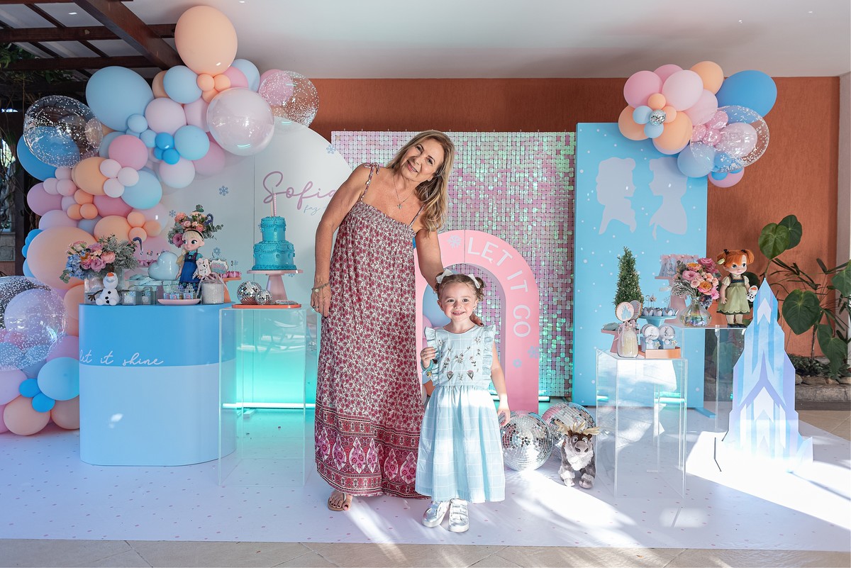 festa-infantil-rj-3-anos-menina-tema-decoracao-frozen-elsa-ana-olaf-anil-jacarepagua