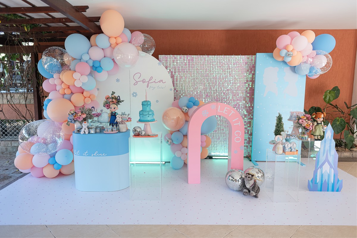 festa-infantil-rj-3-anos-menina-tema-decoracao-frozen-elsa-ana-olaf-anil-jacarepagua