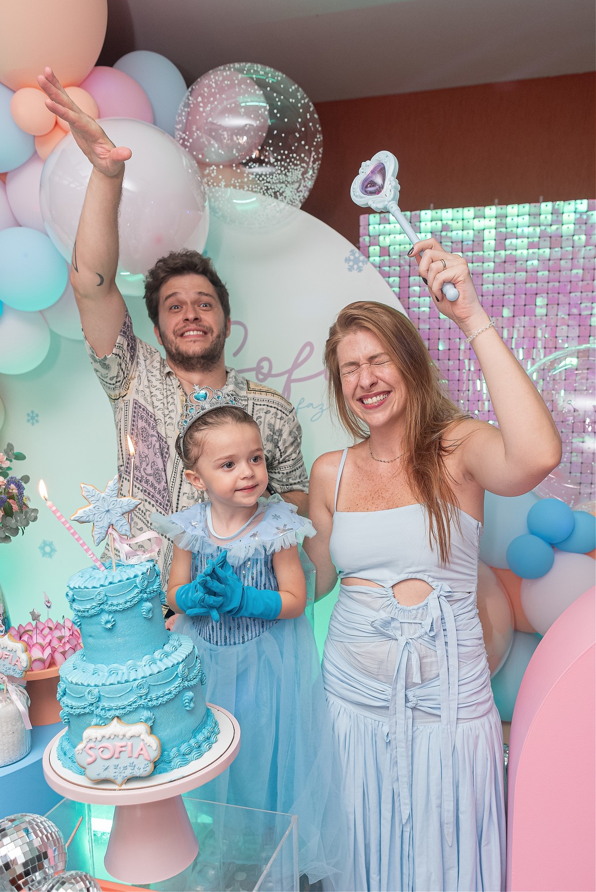 festa-infantil-rj-3-anos-menina-tema-decoracao-frozen-elsa-ana-olaf-anil-jacarepagua