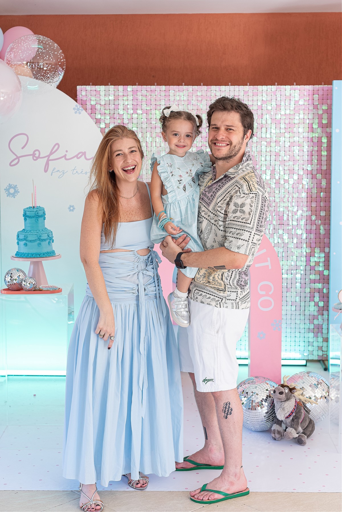 festa-infantil-rj-3-anos-menina-tema-decoracao-frozen-elsa-ana-olaf-anil-jacarepagua