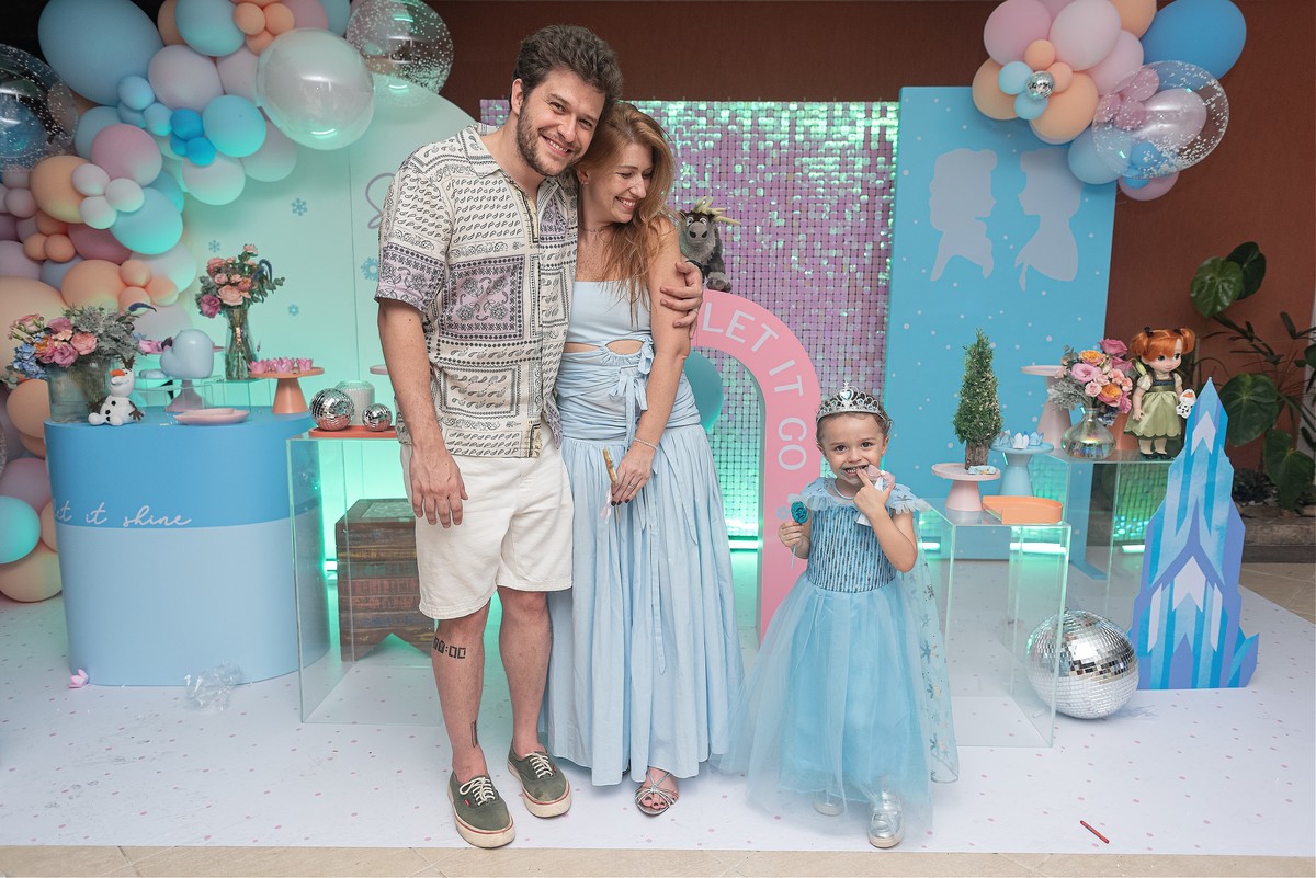 festa-infantil-rj-3-anos-menina-tema-decoracao-frozen-elsa-ana-olaf-anil-jacarepagua