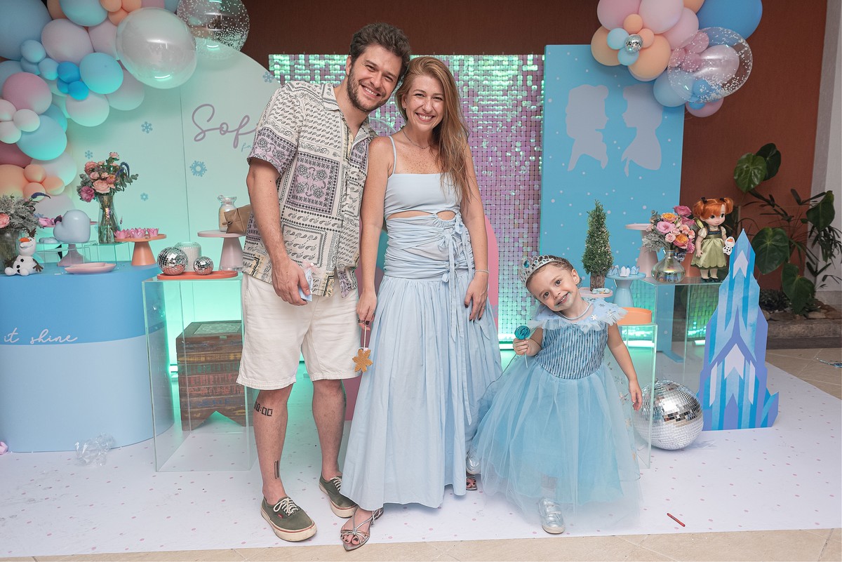 festa-infantil-rj-3-anos-menina-tema-decoracao-frozen-elsa-ana-olaf-anil-jacarepagua