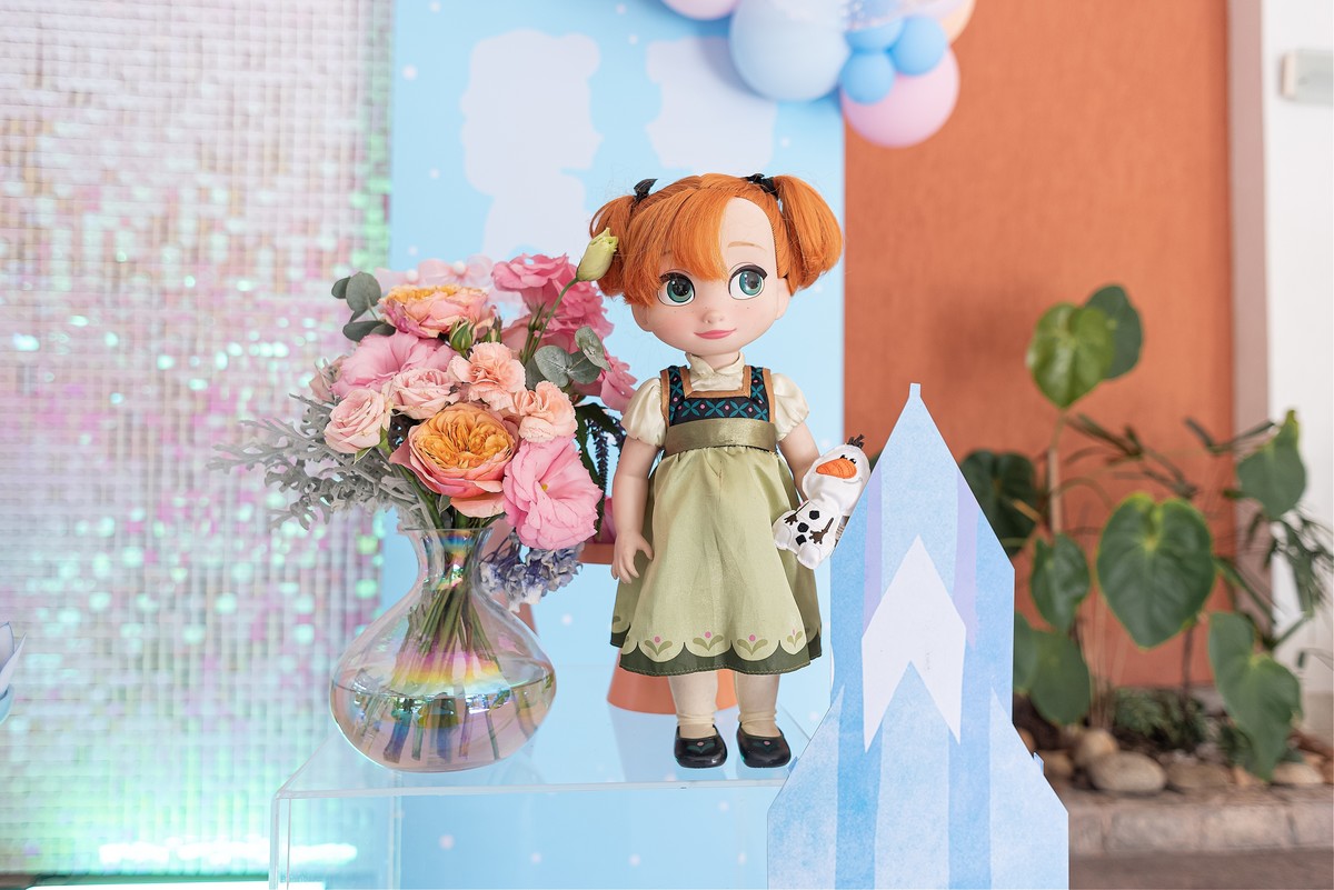 festa-infantil-rj-3-anos-menina-tema-decoracao-frozen-elsa-ana-olaf-anil-jacarepagua
