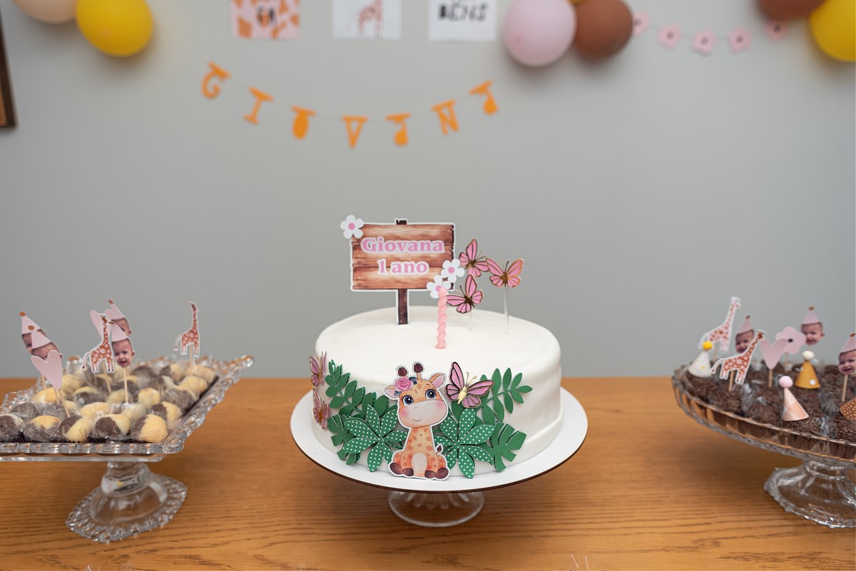 festa-infantil-rj-1-ano-menina-tema-decoraca-girafinha-caseira-barra-da-tijuca (1)