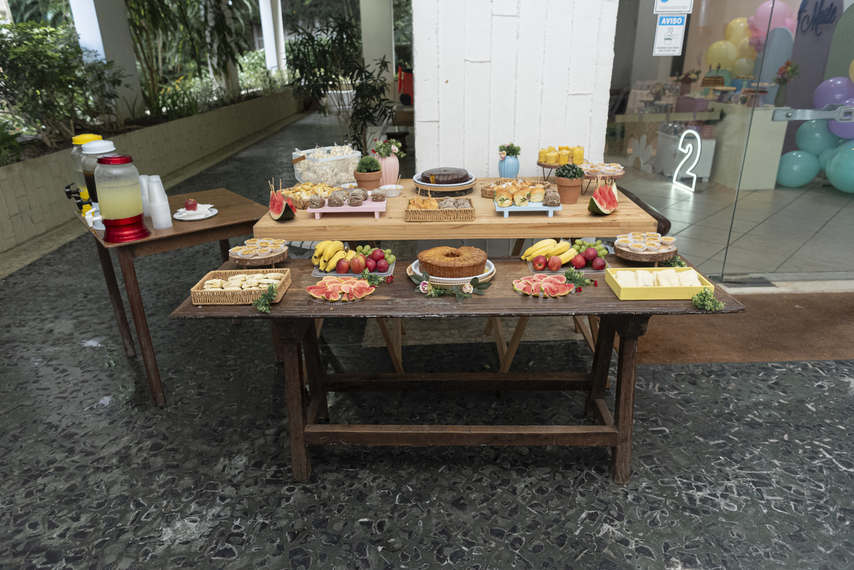 fotografia-festa-infantil-rj-2-anos-menina-tema-decoracao-floresta-jardim-leblon