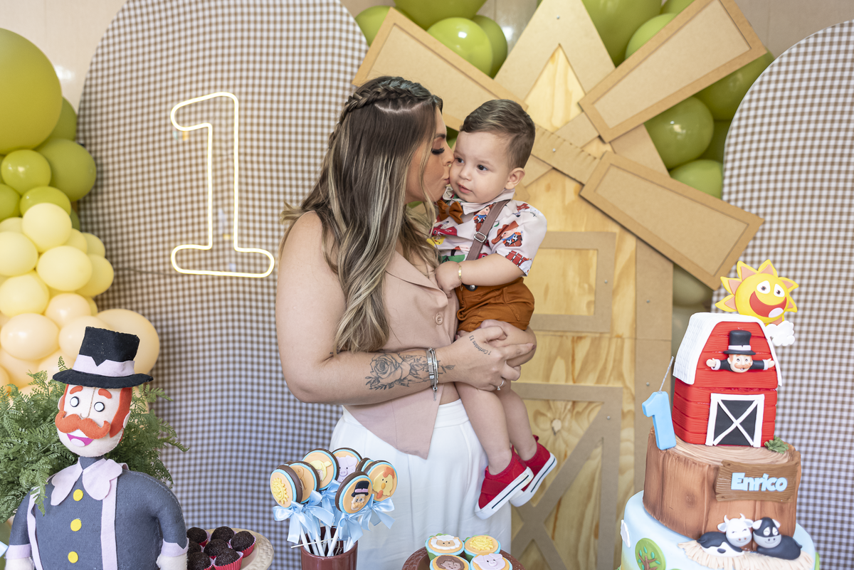 festa-infanril-rj-1-ano-menino-tema-decoracao-fazendinha-mundo-bita-animais-fazenda-nilopolis (1)