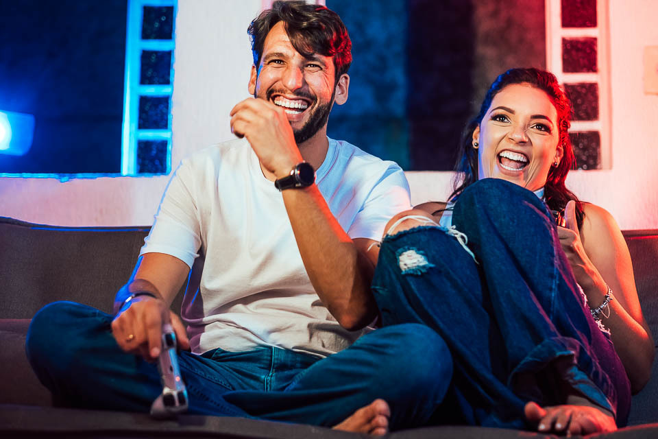 FOTOS PRE WEDDING GAMER JOGANDO VIDEO GAME