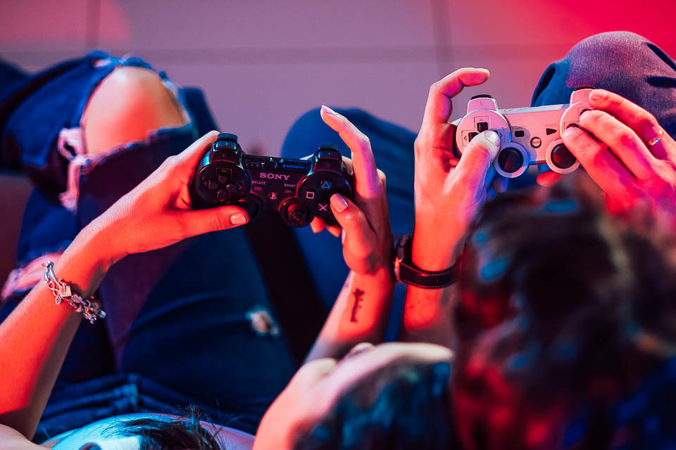 FOTOS PRE CASAMENTO GAMER JOGANDO VIDEO GAME