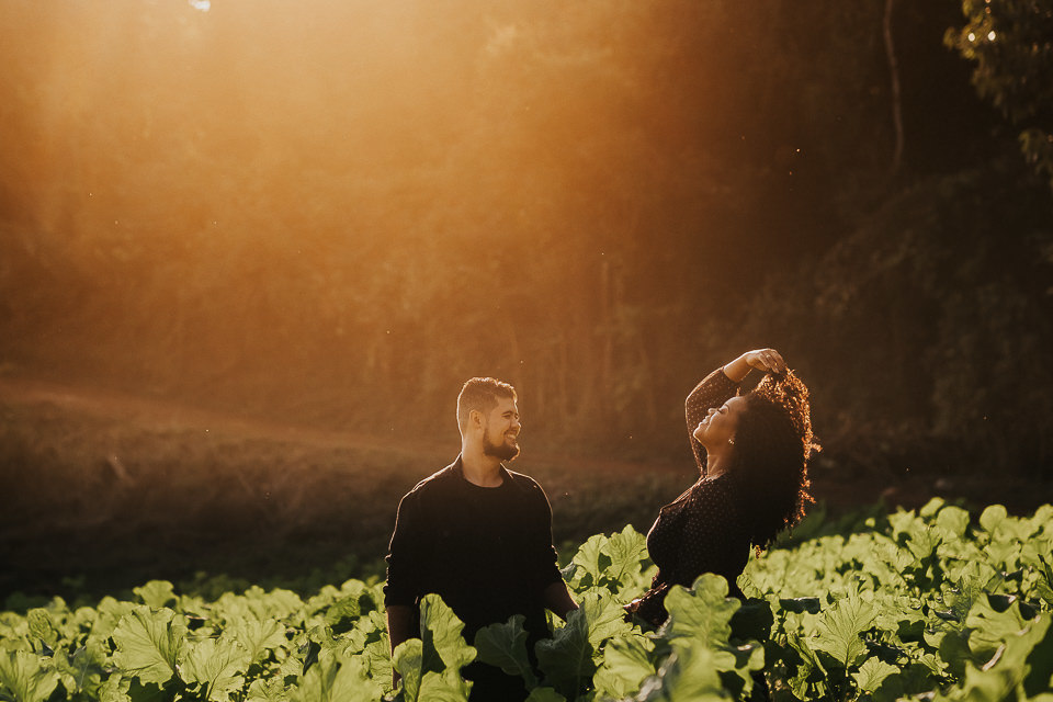 FOTOS ENSAIO PRE WEDDING PLANTAÇÃO DE COUVE - SARZEDO - IBIRITE 