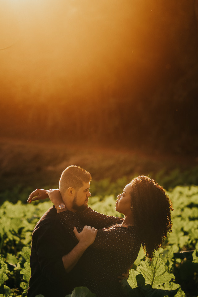 FOTOS ENSAIO PRE WEDDING PLANTAÇÃO DE COUVE - SARZEDO - IBIRITE 