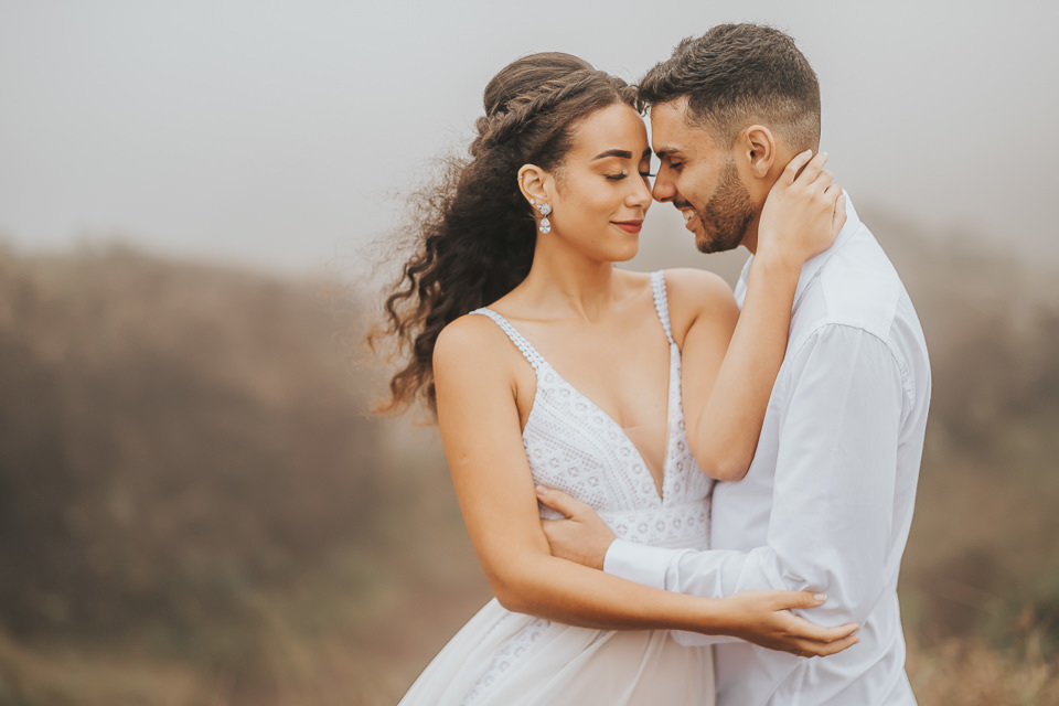 FOTOS ENSAIO PRE CASAMENTO NEBLINA SERRA DA MOEDA