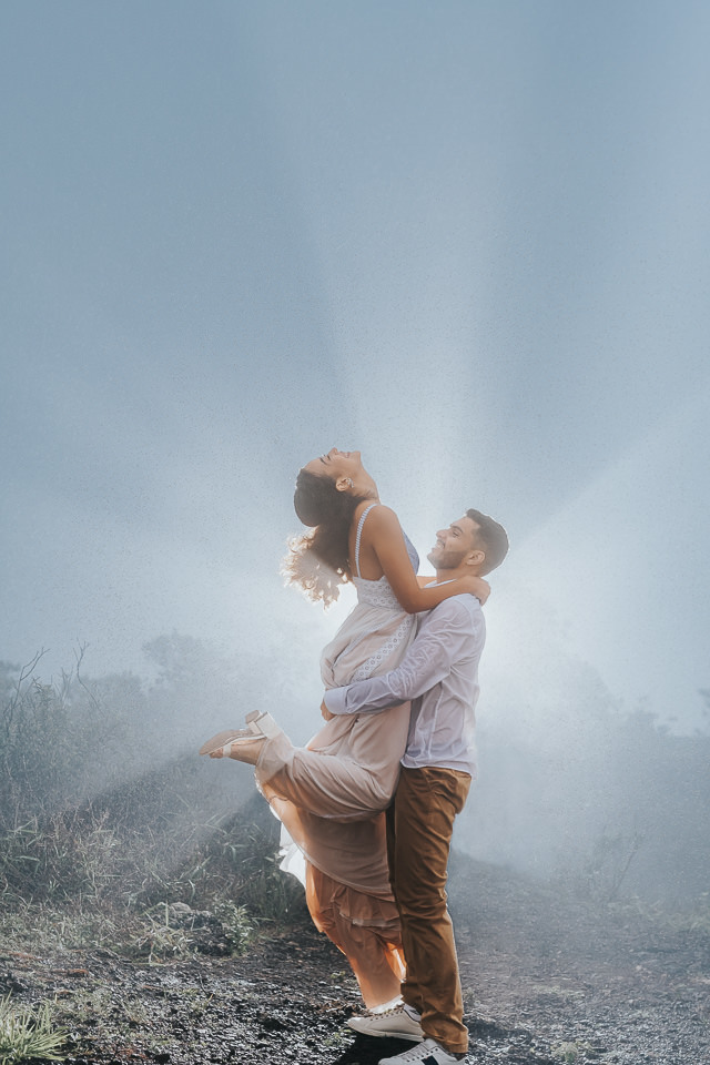 FOTOS ENSAIO PRE CASAMENTO CHUVA TOPO DO MUNDO