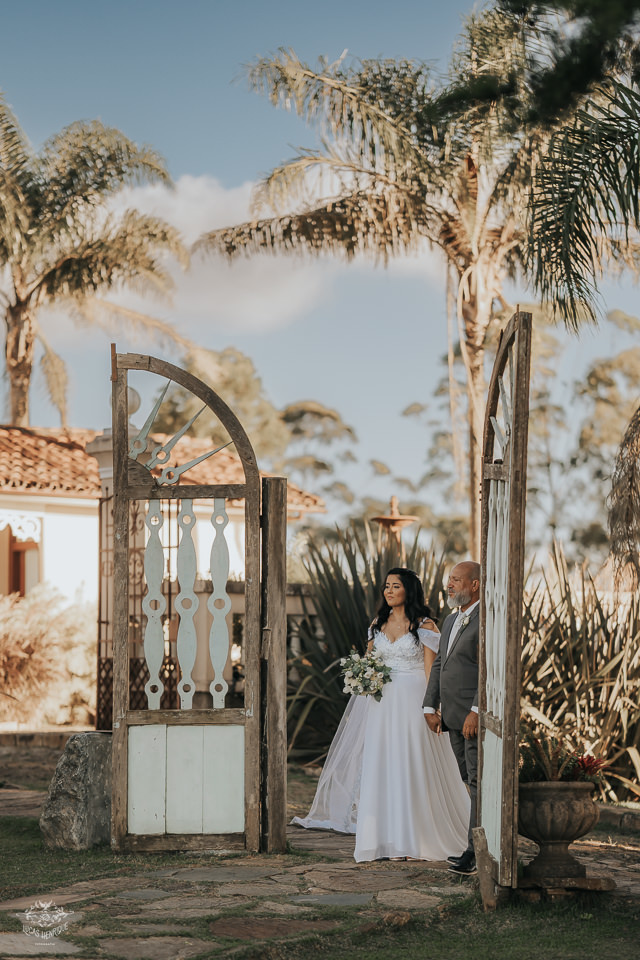 FOTOS ENTRADA DA NOIVA CASAMENTO VILA RELICARIO