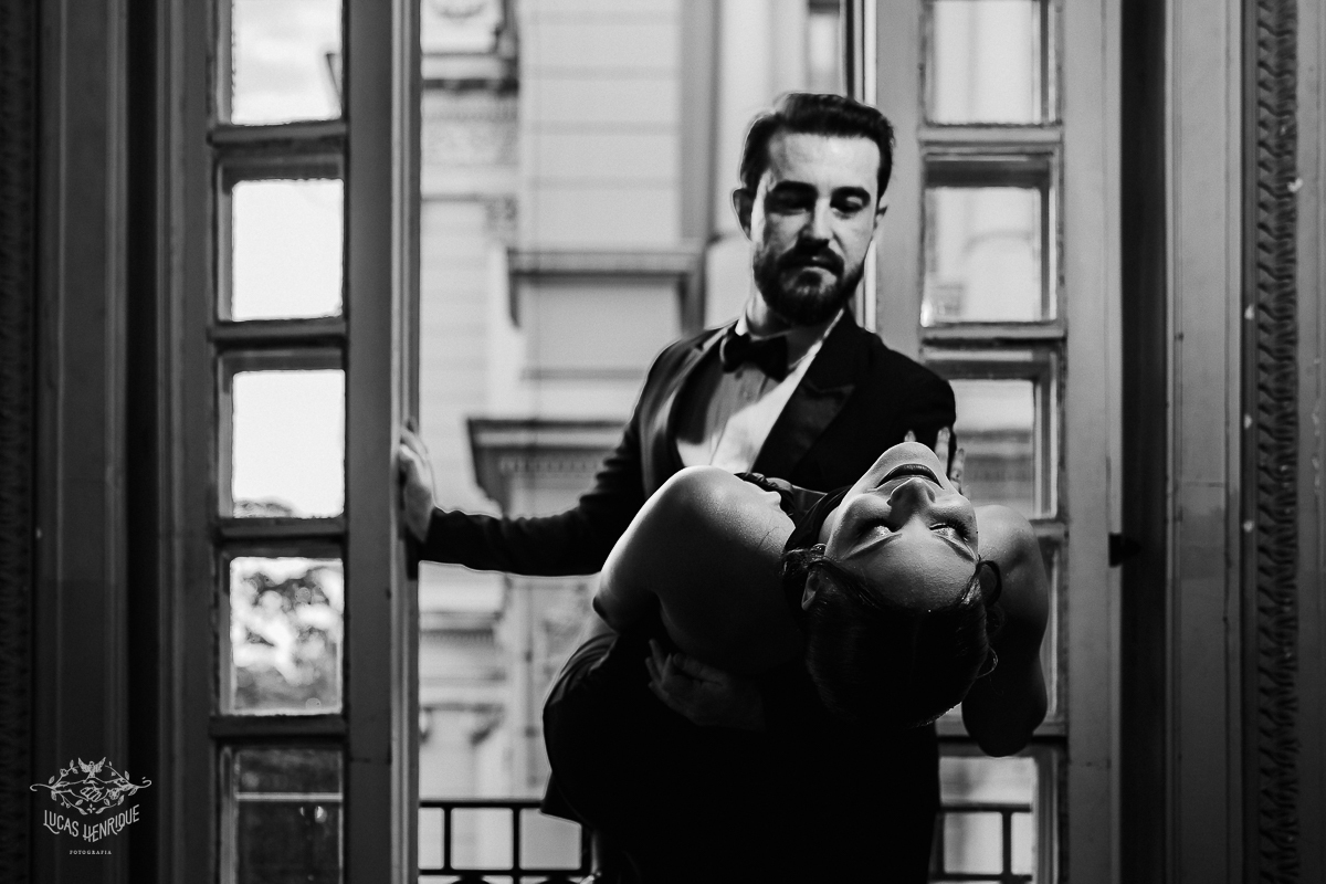 FOTOS ENSAIO PRE WEDDING VESTIDOS DE PRETO MUSEU AUTOMOVEL MG