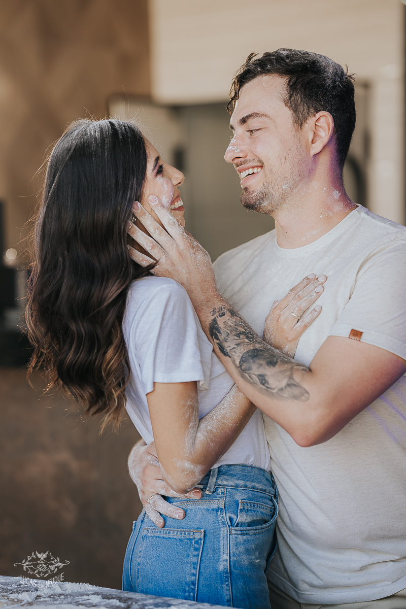 FOTOS ENSAIO PRE WEDDING FAZENDO PIZZA