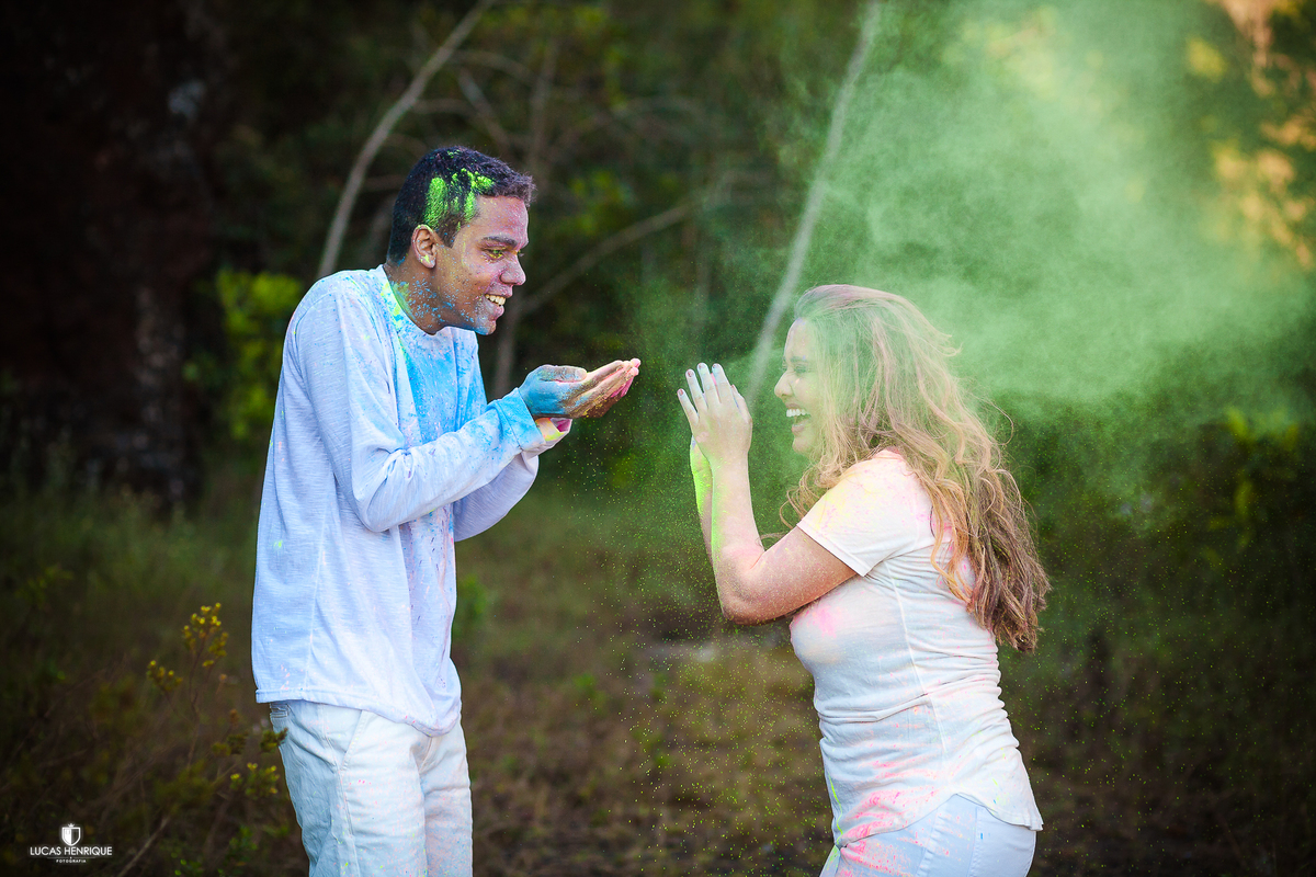 Ensaio pré wedding colorido no topo do mundo