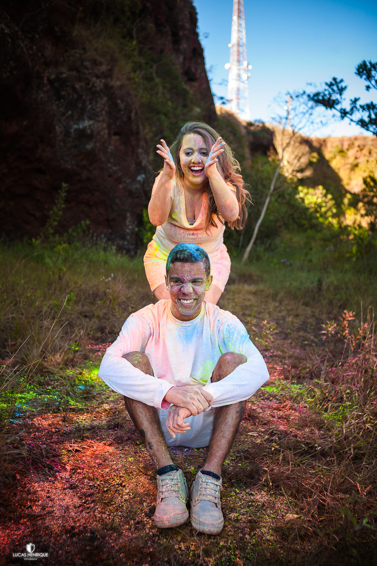 Ensaio pré wedding colorido no topo do mundo